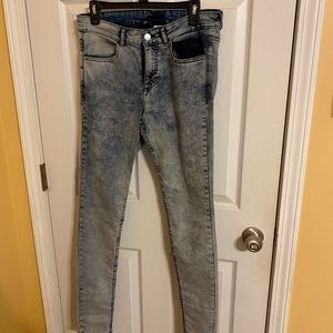 Stone washed skinny jeans